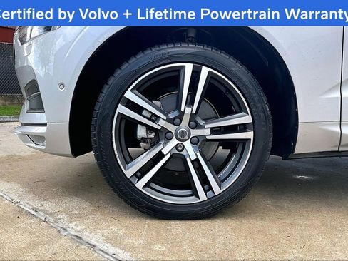 Used 2019 Volvo XC60 T5 Momentum w/ Advanced Package FWD image 11