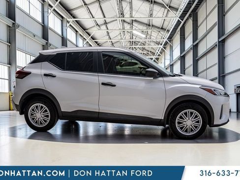 Used 2021 Nissan Kicks S FWD image 28
