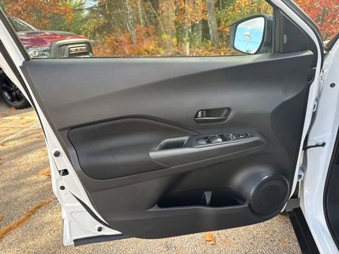 Used 2024 Nissan Kicks S image 13