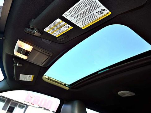 Used 2012 Ford F150 Raptor w/ Raptor Luxury Pkg image 21