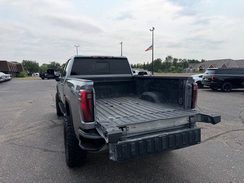 Used 2024 GMC Sierra 2500 AT4 w/ AT4 Premium Plus Package AWD/4WD image 7