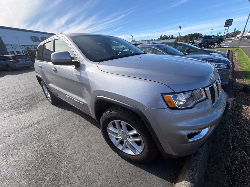 Used 2017 Jeep Grand Cherokee Laredo w/ Quick Order Package 23E AWD/4WD image 1
