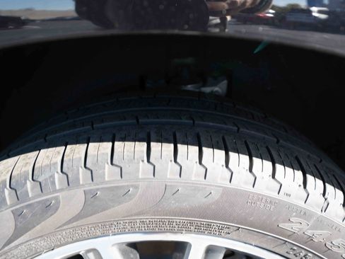 Used 2024 Ford Edge Titanium image 31