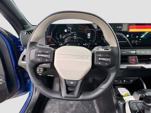 New 2025 Kia K4 GT-Line image 11