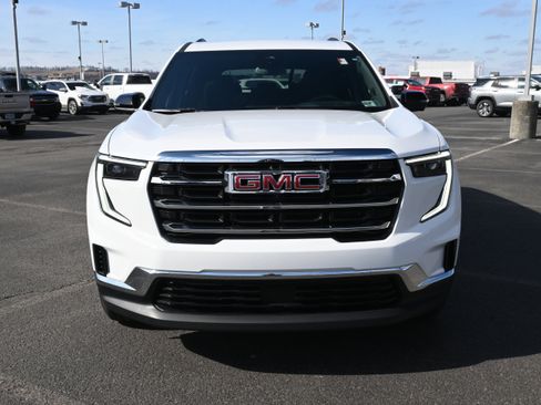 Used 2025 GMC Acadia Elevation image 3
