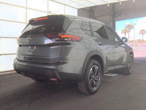 Used 2026 Nissan Rogue SV image 6