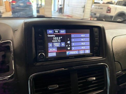 Certified 2020 Dodge Grand Caravan SXT FWD image 50