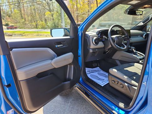 Used 2024 Chevrolet Colorado ZR2 image 19