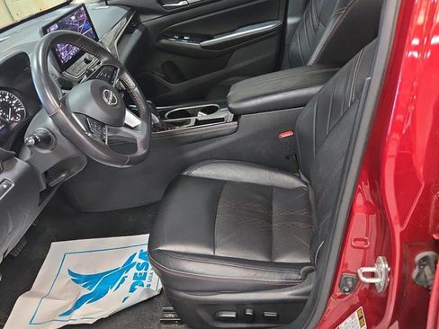 Used 2024 Nissan Altima 2.5 SR w/ SR Premium Package FWD image 7