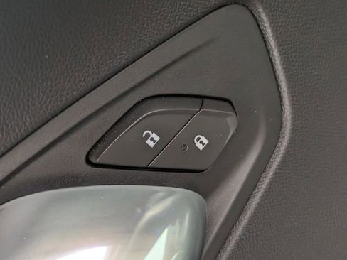 Used 2018 Chevrolet Camaro SS RWD image 11