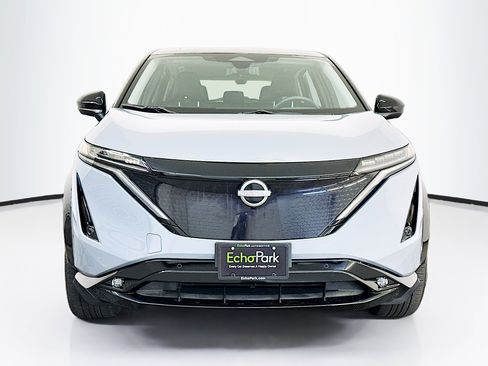 Used 2023 Nissan Ariya AWD image 2