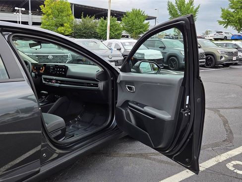 Certified 2025 Kia K4 FWD image 31