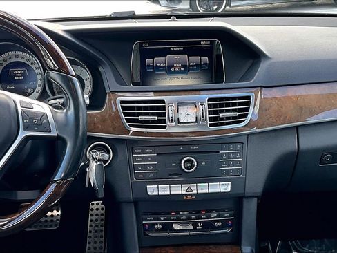 Used 2016 Mercedes-Benz E 350 Sedan image 6