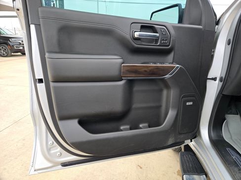 Used 2020 GMC Sierra 1500 SLT image 11