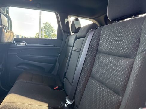 Used 2022 Jeep Grand Cherokee Laredo E w/ Security & Convenience Group image 24