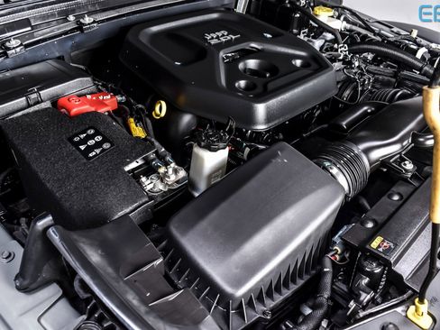 Used 2022 Jeep Wrangler Unlimited Rubicon w/ LED Lighting Group image 13