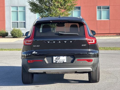 Used 2024 Volvo XC40 B5 Plus w/ Protection Package Premier image 25