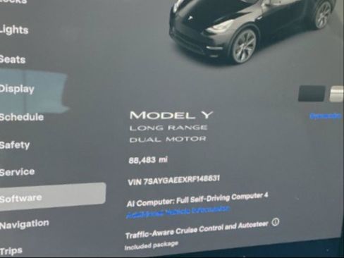 Used 2024 Tesla Model Y Long Range AWD/4WD image 18