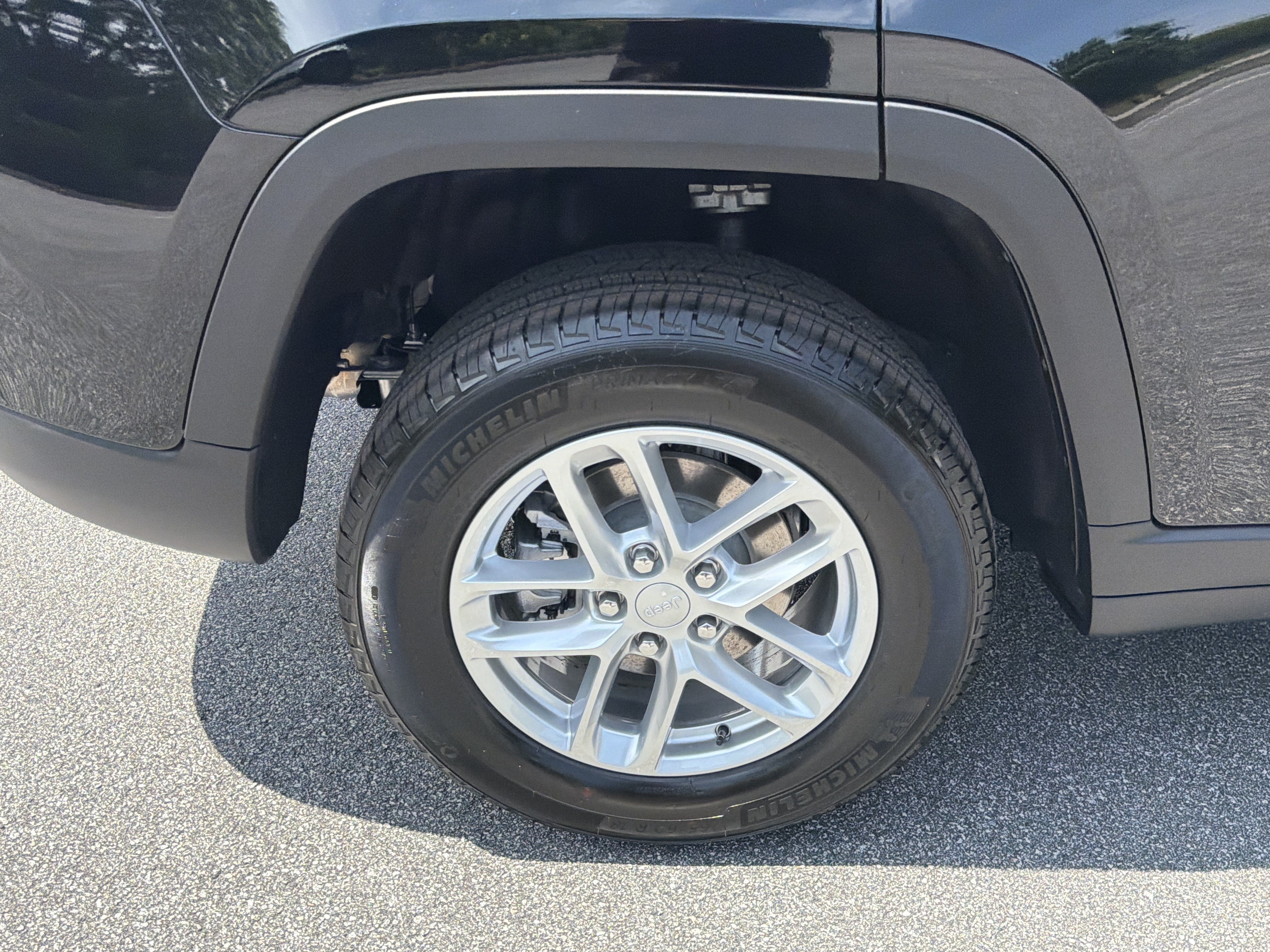 New 2026 Jeep Grand Cherokee Laredo RWD image 21