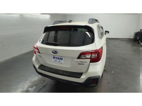 Used 2018 Subaru Outback 2.5i Limited image 8