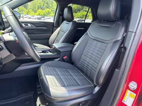 Used 2025 Ford Explorer ST-Line AWD/4WD image 10