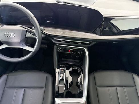 Certified 2025 Audi Q5 Premium w/ Convenience Package AWD/4WD image 14