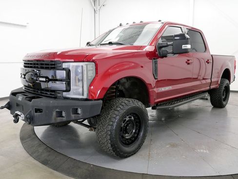 Used 2019 Ford F250 Lariat w/ Lariat Ultimate Package AWD/4WD image 3