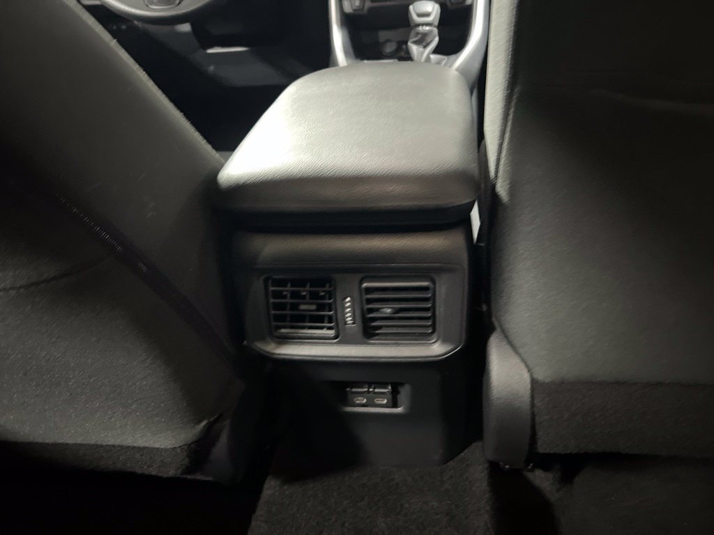 Used 2025 Toyota RAV4 XLE AWD/4WD image 13