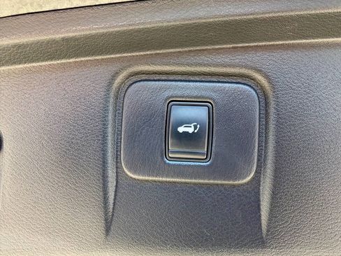 Used 2015 Nissan Murano SV AWD/4WD image 14