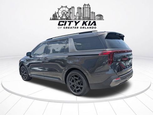 Certified 2026 Kia Carnival SX Prestige FWD image 3