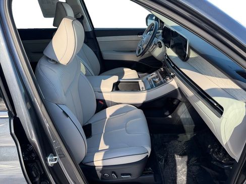 Used 2025 Hyundai Palisade Calligraphy image 15