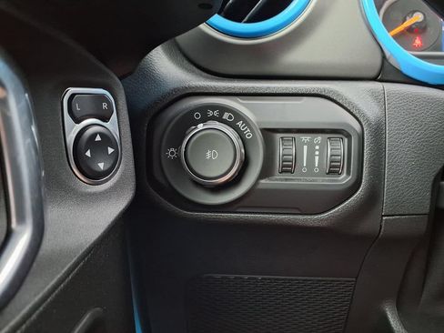 Used 2021 Jeep Wrangler Unlimited Sport AWD/4WD image 22