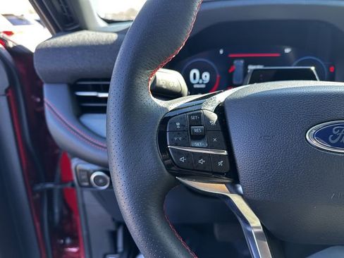 Certified 2025 Ford Explorer ST-Line w/ ST-Line Street Pack image 28