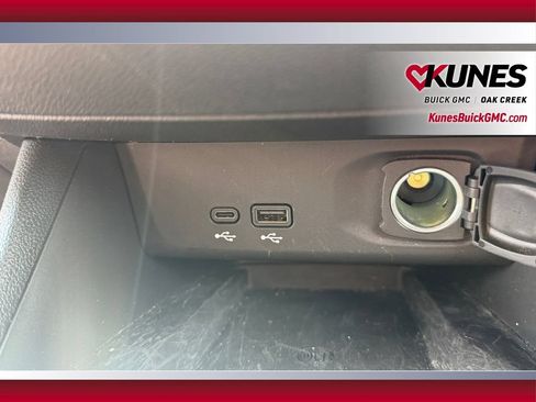 Used 2024 Buick Envista Sport Touring w/ Convenience I Package FWD image 33