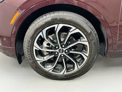 Used 2024 Lincoln Nautilus Reserve w/ Equipment Group 202A AWD/4WD image 36