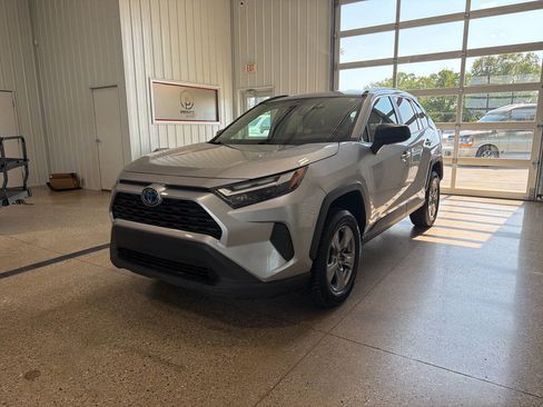 Used 2023 Toyota RAV4 LE AWD/4WD image 2