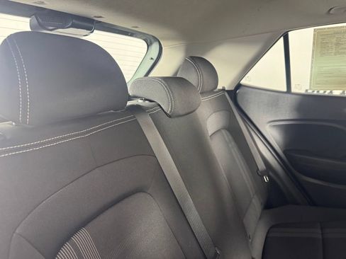 Used 2025 Hyundai Venue SEL FWD image 30