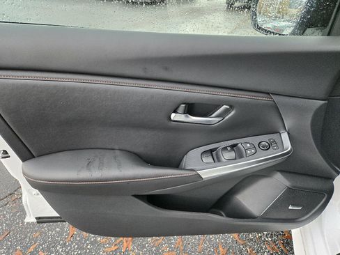 Used 2024 Nissan Sentra SR w/ SR Premium Package image 26