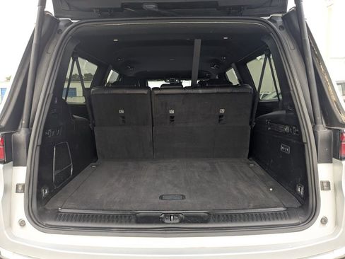 Used 2024 Jeep Wagoneer L 4WD image 12