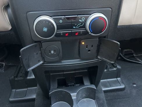 Used 2023 Ford Explorer Limited w/ Limited Technology Package image 15