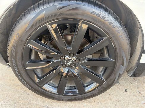 Used 2019 Land Rover Range Rover Velar R-Dynamic SE image 6