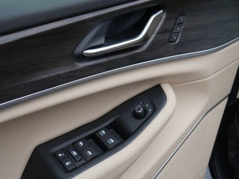 New 2025 Jeep Grand Cherokee Limited w/ Luxury Tech Group II image 16