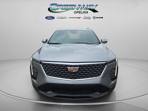 Used 2024 Cadillac XT4 Premium Luxury image 3