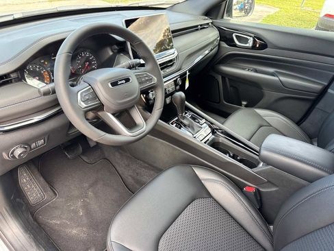 New 2026 Jeep Compass Latitude image 21