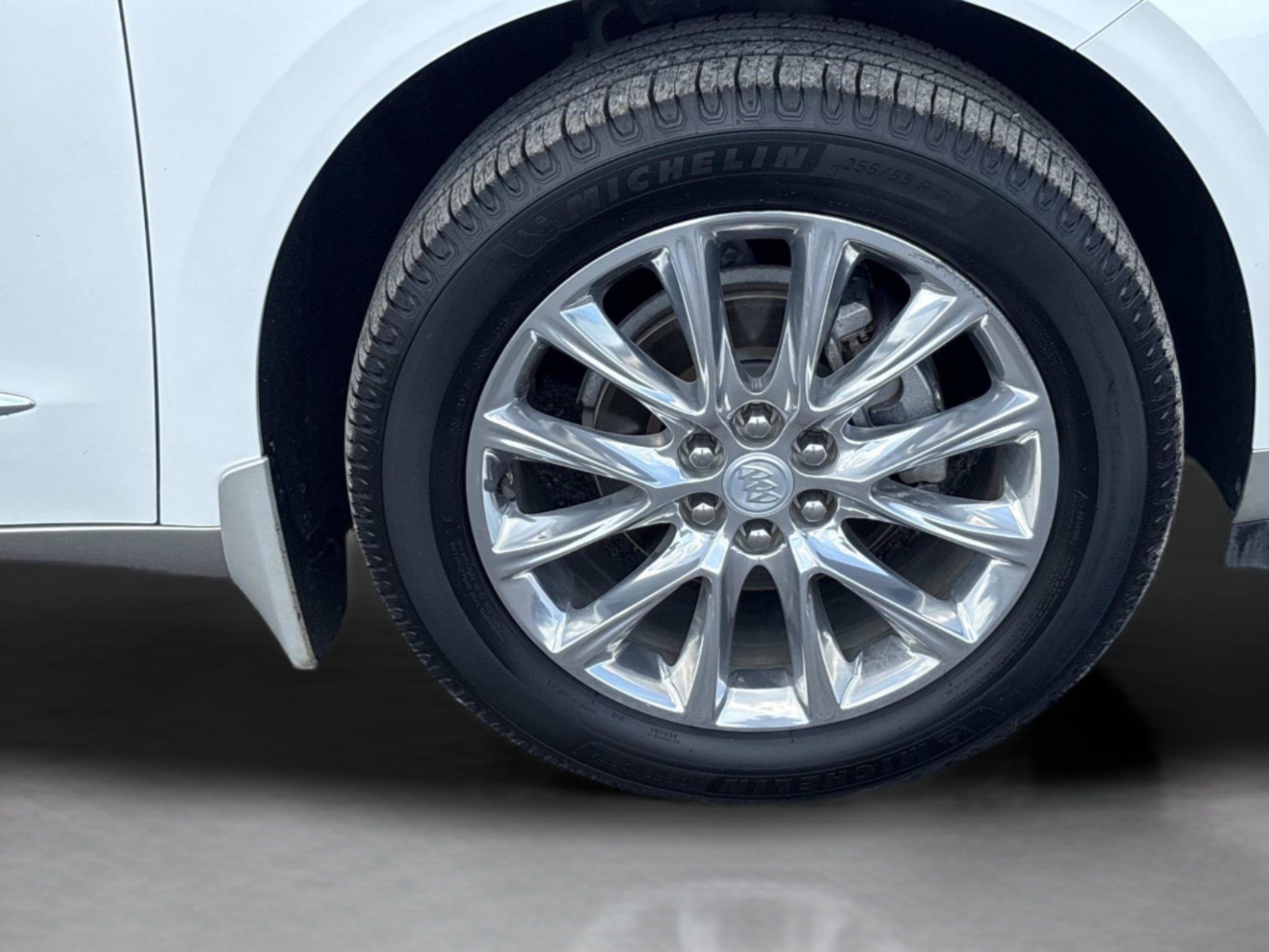 Used 2018 Buick Enclave Premium FWD image 9