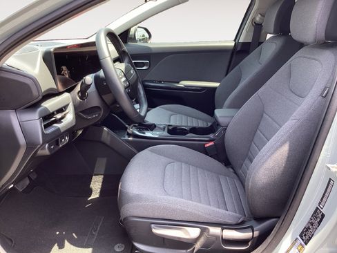 Used 2025 Kia K4 EX FWD image 23