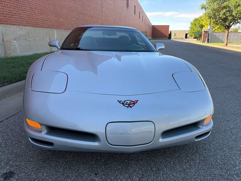 Used 1998 Chevrolet Corvette Coupe w/ Roof Pkg RWD image 5