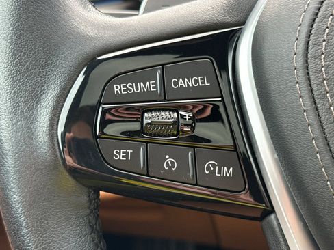 Certified 2023 BMW 530e w/ Premium Package image 30