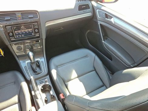 Certified 2019 Volkswagen Golf Alltrack S image 16