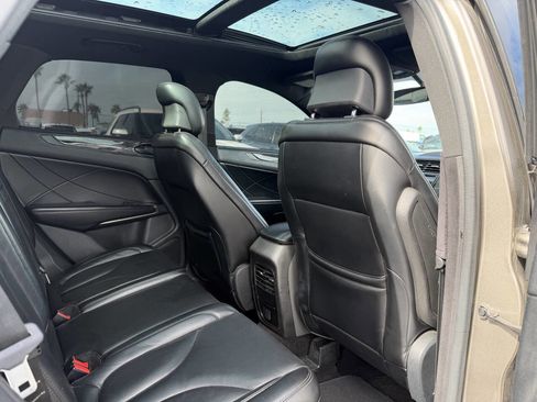 Used 2017 Lincoln MKC Select image 35